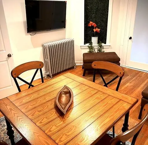 Modern Vintage 2br Walkable To Dining & Lakefront