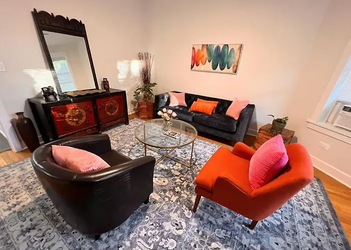 Modern Vintage 2br Walkable To Dining & Lakefront